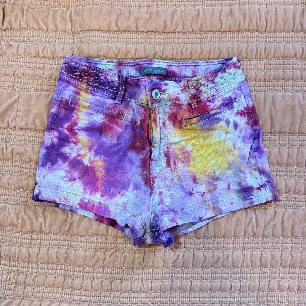 Kendall & Kylie Tie-Dye Denim Shorts 💟🦋